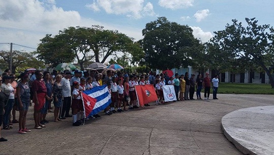 Jóvenes cienfuegueros rinden tributo a la gesta del 5 de Septiembre