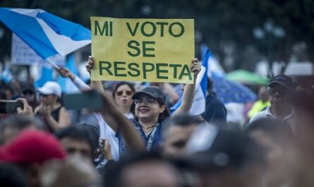 Continúan marchas en respaldo a Bernardo Arévalo en Guatemala