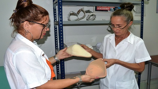 Diseñan en Cienfuegos prótesis para pacientes de cáncer de mama