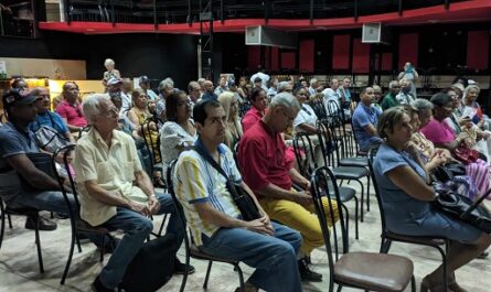 Sesionó en Cienfuegos asamblea de balance de la Asociación Cubana de Artesanos Artistas