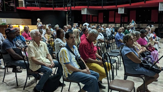 Sesionó en Cienfuegos asamblea de balance de la Asociación Cubana de Artesanos Artistas