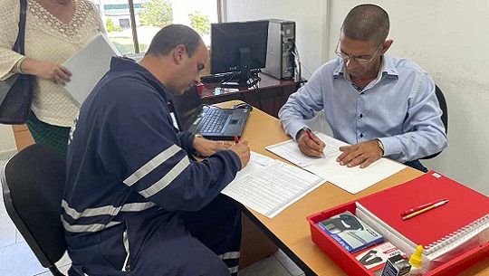 La inauguración de una sede notarial en la refinería de petróleo de Cienfuegos permitirá recibir todos servicios de la rama jurídica a los trabajadores del centro y la población aledaña, aseguró Sonia Peña Figueroa, jefa del Departamento Provincial de Notaría.