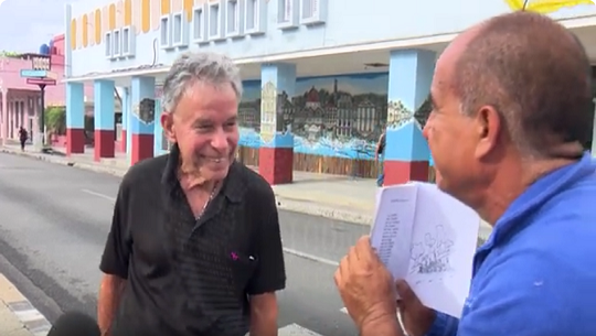 📹 Escritores promocionan literatura en calles de la ciudad de Cienfuegos (Fotos)