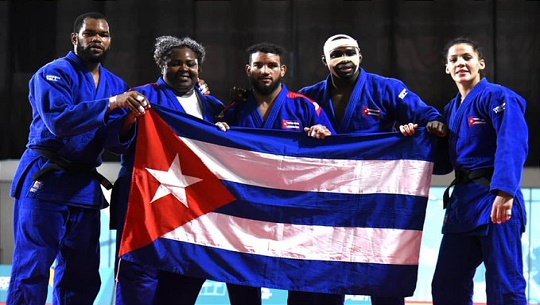 Logra Cuba medalla de oro en equipos mixtos de judo