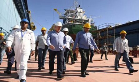 Visita Presidente cubano nuevo dique flotante