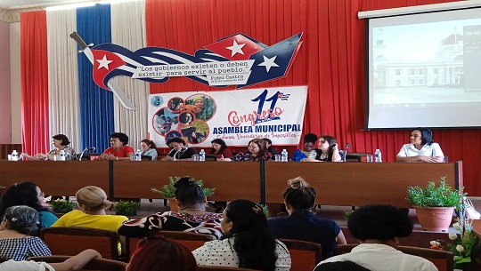 Preside secretaria  general de la FMC Asamblea Municipal XI Congreso en Cienfuegos 
