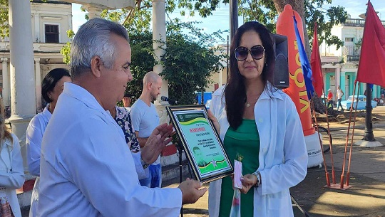 Celebran en Cienfuegos Día del Trabajador Farmacéutico