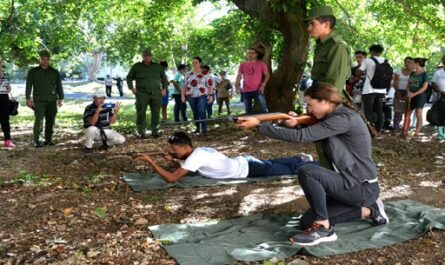 Efectuaron bastión estudiantil universitario en Cienfuegos