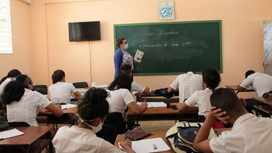 Triángulo de la confianza: La superación profesional de los docentes en Cienfuegos
