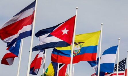 La bandera cubana ondea en la villa parapanamericana
