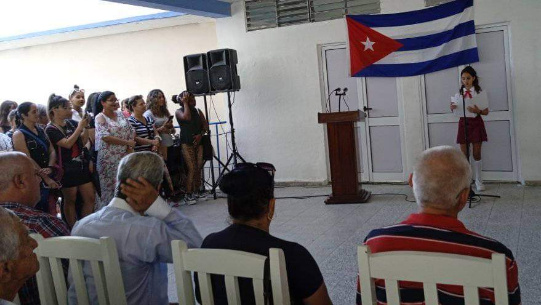 Reabren escuela primaria en reparto de Junco Sur