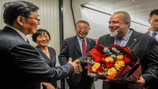 Llegó a China Primer Ministro de Cuba, en visita oficial