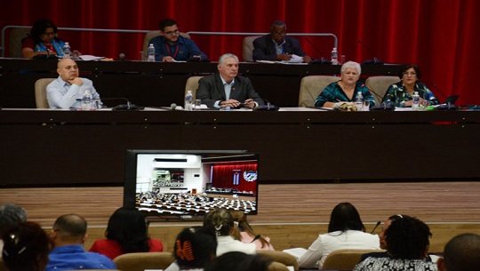 Parlamento cubano debate sobre prevención y atención social
