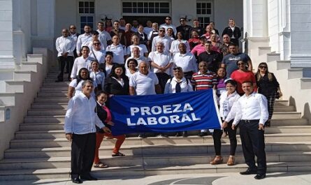 Recibe Palmares Cienfuegos bandera Proeza Laboral