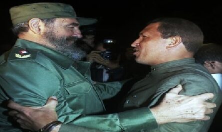 Fidel y Chávez, el primer abrazo