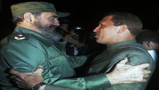 Fidel y Chávez, el primer abrazo