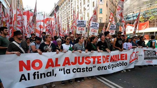 Nueva jornada de protestas en Buenos Aires tras la polémica 'ley ómnibus' propuesta por Milei