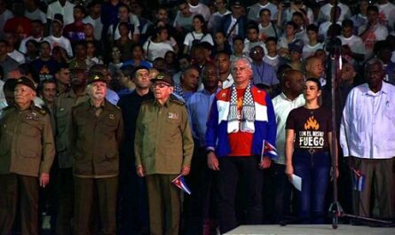 Raúl Castro y Díaz-Canel en Marcha de las Antorcha