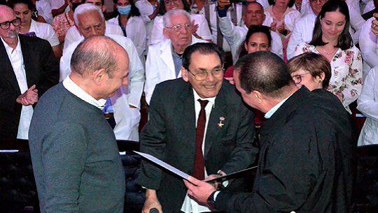 Homenaje a Martí y distinción a galeno esta semana en Cienfuegos