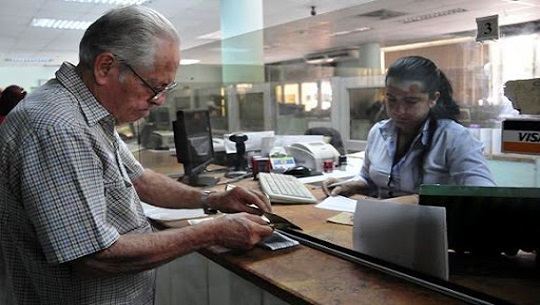 Dejarán de pagarles en efectivo a los jubilados en Cienfuegos