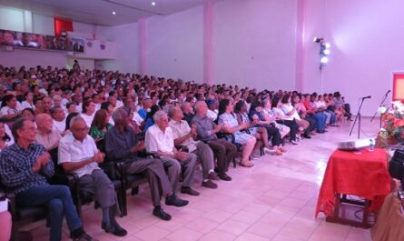 Festeja clase obrera sureña los 85 años de creada la CTC