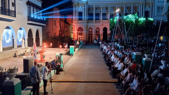 Raúl Castro y Díaz-Canel encabezan acto en Santiago de Cuba