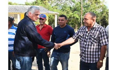 Presidente visita municipio en región central de Cuba