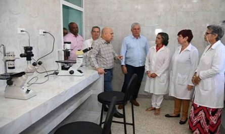 Presidente de Cuba evalúa prioridades de trabajo en oriente del país