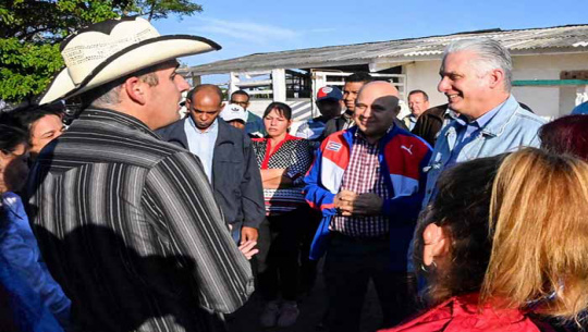 Recorre Díaz-Canel sitios de interés en Pinar del Río