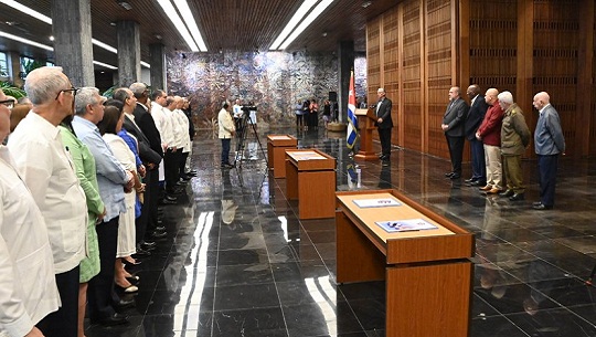 Los principales dirigentes del Partido, el Estado, el Gobierno y las organizaciones de masas, encabezados por el Primer Secretario del Comité Central del Partido Comunista y Presidente de la República, Miguel Díaz-Canel Bermúdez, firmaron este 24 de febrero el Código de Ética