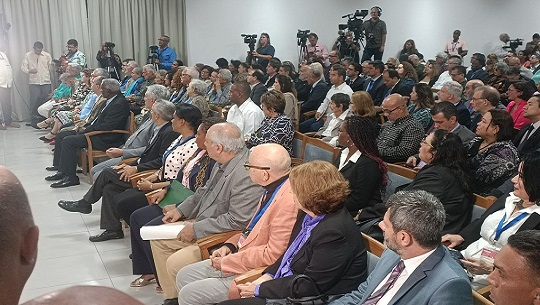Participa presidente cubano en inauguración de Feria del Libro