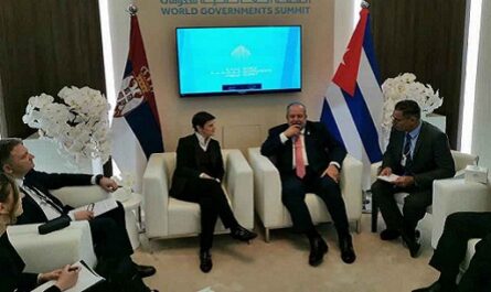 Primer ministro de Cuba sostuvo encuentro con par de Serbia