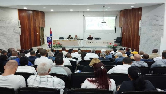 Analizan transportistas de Cienfuegos su quehacer durante 2023