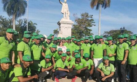 Abanderado equipo de béisbol de Cienfuegos para venidera Serie Nacional