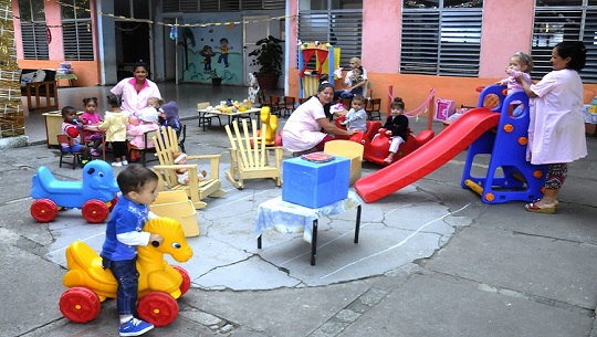 📹 Los Círculos infantiles en Cuba