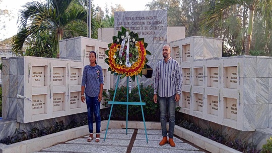 Rinden homenaje en Cienfuegos a mártires de Playa Girón