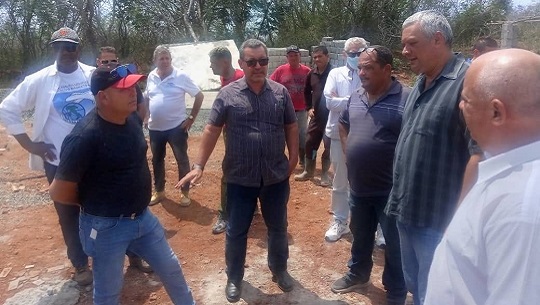 Constata Presidente del INRH obras para mejorar abasto de agua en Cienfuegos