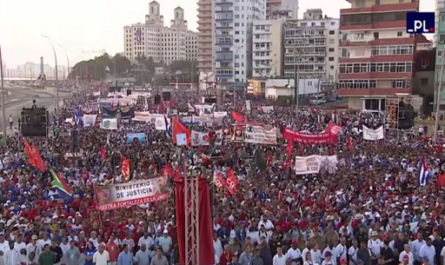 Alegria-y-colorido-en-la-celebracion-del-Primero-de-Mayo-en-Cuba