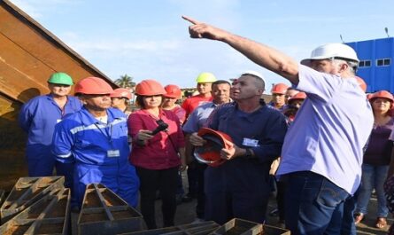Diaz-Canel-en-Mayabeque-Que-todo-lo-que-se-haga-se-haga-con-calidad.