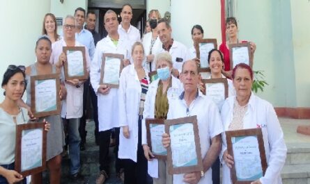 Distinguen-quehacer-asistencial-y-de-profesionales-en-aniversario-del-Pediatrico-de-Cienfuegos