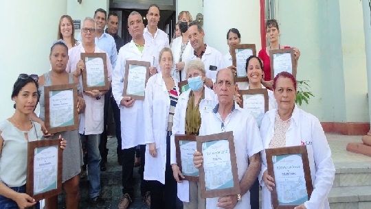 Distinguen quehacer asistencial y de profesionales en aniversario del Pediátrico de Cienfuegos