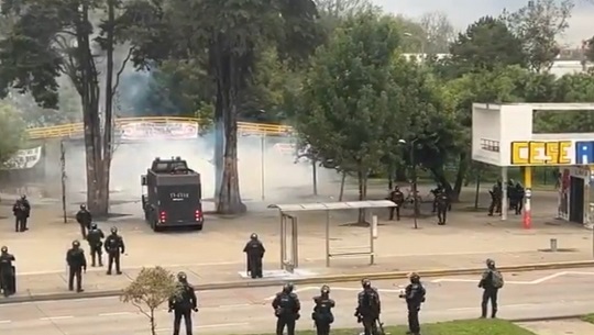 🎧 Encapuchados toman un departamento de la Universidad Nacional en Bogotá