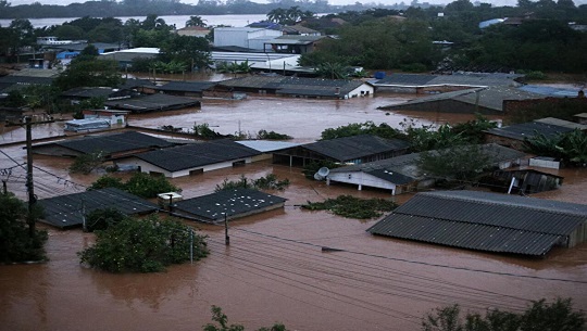 🎧 Inundaciones en Brasil dejan al menos 140 muertos y dos millones de afectados