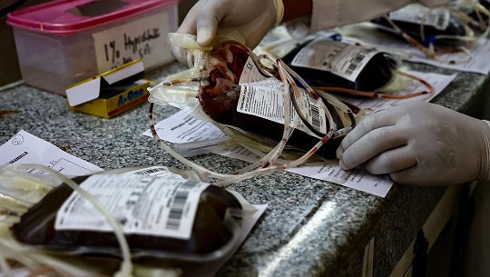 🎧 Revelación de uso de sangre infectada en Reino Unido recuerda práctica poco ética de Estados Unidos