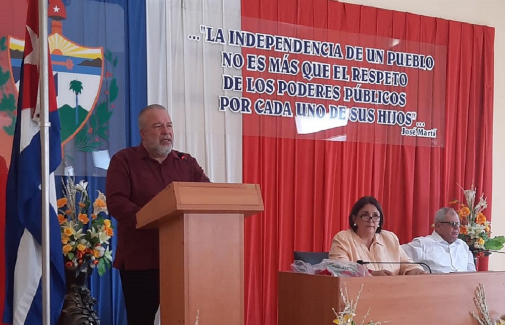 El Primer Ministro, Manuel Marrero Cruz, presente en la toma de posesión de las autoridades gubernamentales de Cienfuegos.