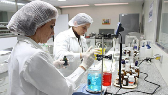 📹 Celebra Cuba día del trabajador químico