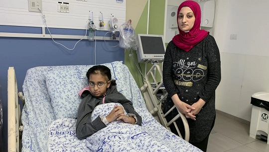 🎧 Fuera de la zona del conflicto en Gaza grupo de niños enfermos de cáncer