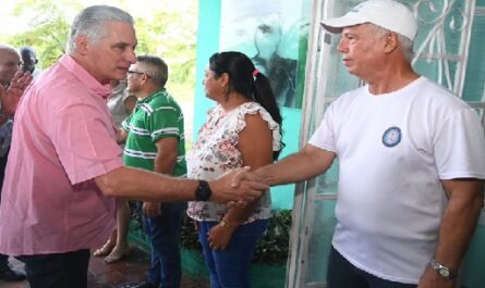Presidente-cubano-recorre-entidades-productivas-de-Ranchuelo