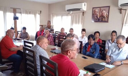 Reciben-Centros-laborales-y-de-servicios-en-Palmira-visita-gubernamental