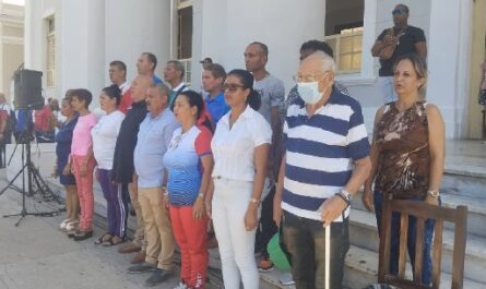 Reconocen-en-Cienfuegos-a-fundadores-de-los-Juegos-Escolares-Nacionale
